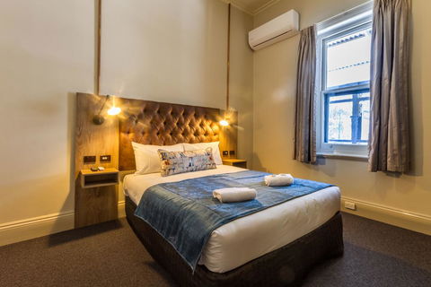 Pretoria Hotel - Accommodation Whitsundays 0