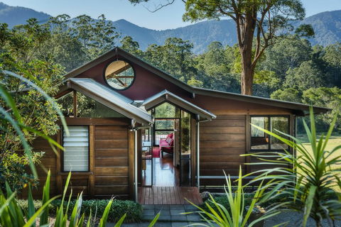 Promised Land Retreat - Accommodation Whitsundays 0