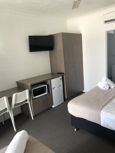 Q Express - Accommodation Whitsundays 3