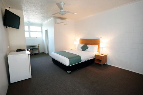 Q Express - Accommodation Whitsundays 0