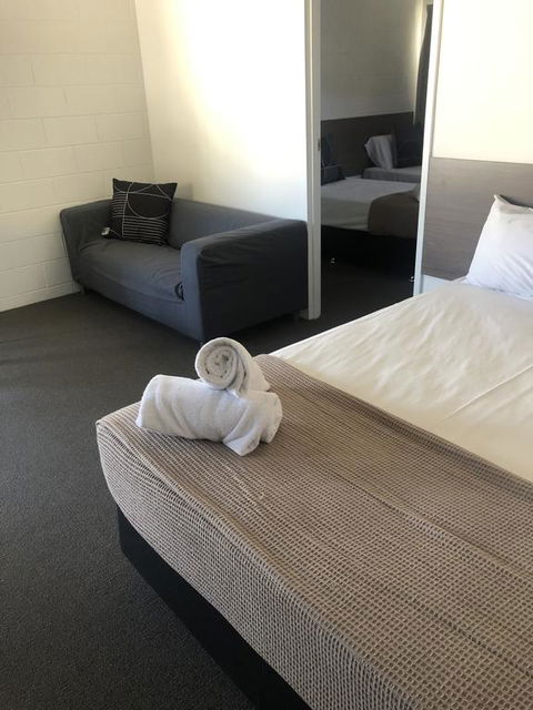Q Express - Accommodation Whitsundays 1