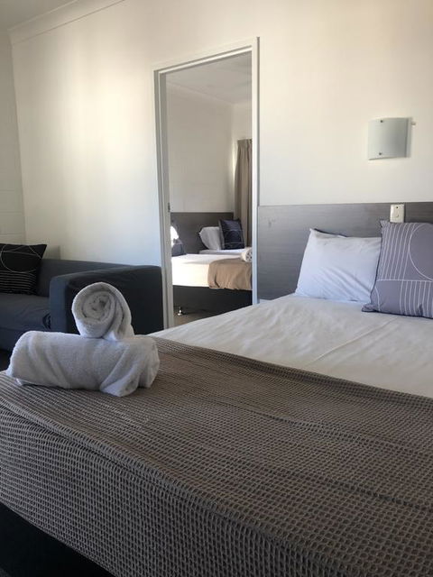 Q Express - Accommodation Whitsundays 2