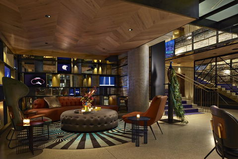 QT Melbourne - Accommodation Whitsundays 1