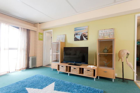 Quinns Beach Stay One - Accommodation Whitsundays 2