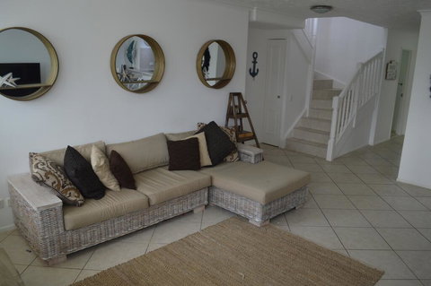 RAINBOW BAY 3 Bed Ocean Views & SPA On Roof Terrace - Accommodation Whitsundays 3