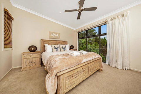 Ravensbourne Escape - Silverwood Lodge - Accommodation Whitsundays 3