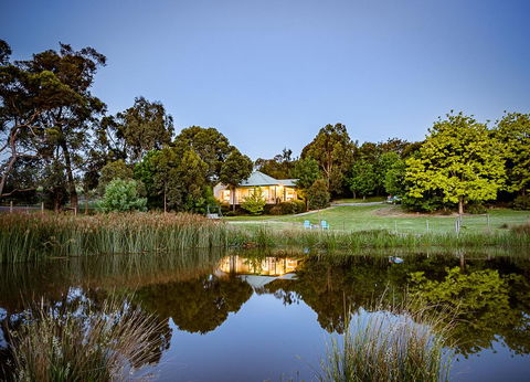 Raynella Alpaca Farmstay - Accommodation Whitsundays 0