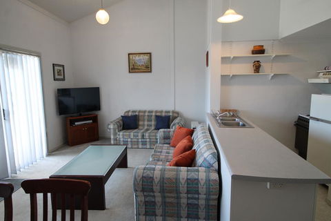 Razorback 1 - Razorback Plaza Jindabyne - Accommodation Whitsundays 2