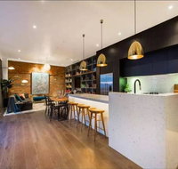 Readyset Glashouse Melbourne - Accommodation Whitsundays