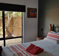 Red Ochre - Large 1BR with Private Courtyard - Accommodation Whitsundays