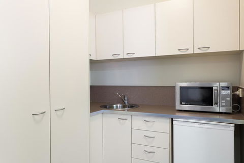 Redcliffe Motor Inn - Accommodation Whitsundays 1