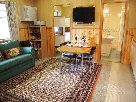 Reidford Cottage - Dog Friendly - Accommodation Whitsundays 3