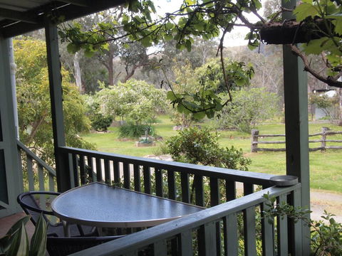 Reidford Cottage - Dog Friendly - Accommodation Whitsundays 2