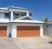 Relax at Pacific' 1/26 Pacific Avenue - private duplex with enclosed yard - Accommodation Whitsundays