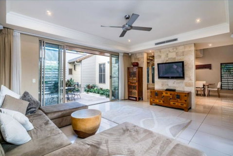Resort Living With Private Pool Sleeps 8 - Accommodation Whitsundays 0