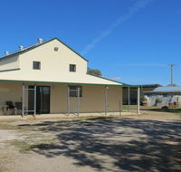 RETRO FUNNY FARM - Accommodation Whitsundays