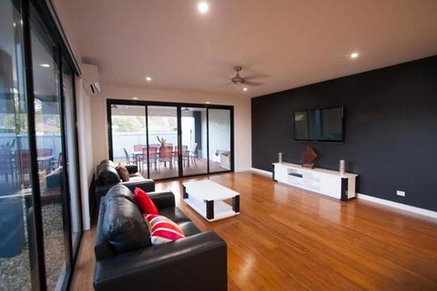RL Apartments 3 Simms St - Accommodation Whitsundays 1