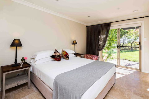 Rosby Guesthouse And Studio - Accommodation Whitsundays 2
