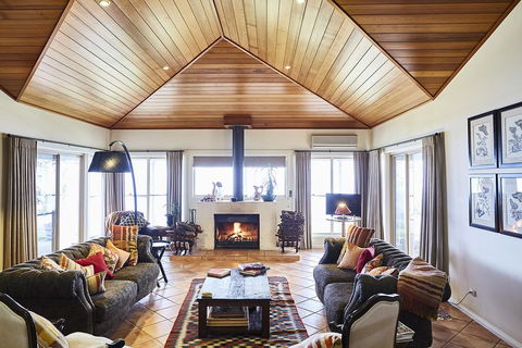 Rosby Guesthouse And Studio - Accommodation Whitsundays 1
