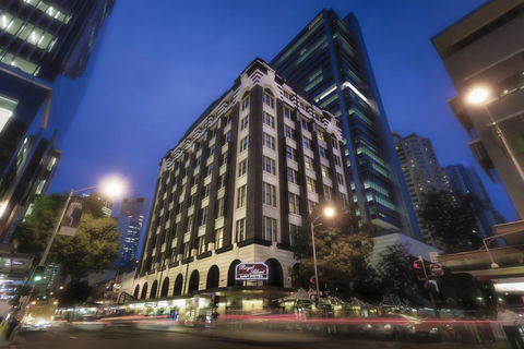 Royal Albert Hotel - Accommodation Whitsundays 0