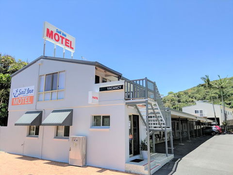 Sail Inn Motel - Accommodation Whitsundays 0