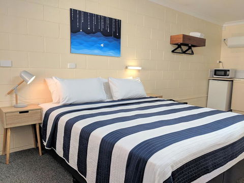 Sail Inn Motel - Accommodation Whitsundays 1