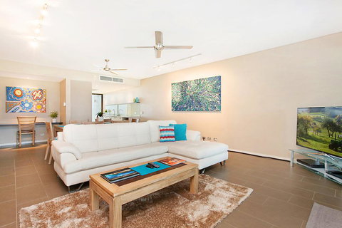 Saltwater Suites - 1,2 & 3 Bed Waterfront Apartments - Accommodation Whitsundays 1