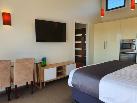 Sanctuary Hill Retreat - Accommodation Whitsundays 2