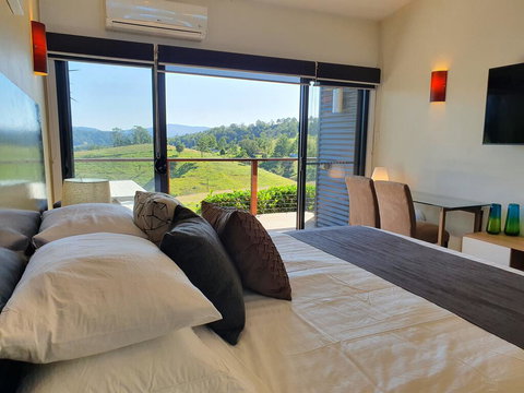 Sanctuary Hill Retreat - Accommodation Whitsundays 1