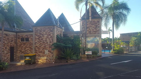 Sanctuary Resort Motor Inn - Accommodation Whitsundays 0