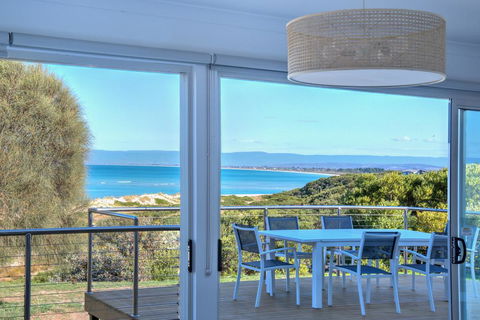 Sandbar Beach House - Accommodation Whitsundays 0