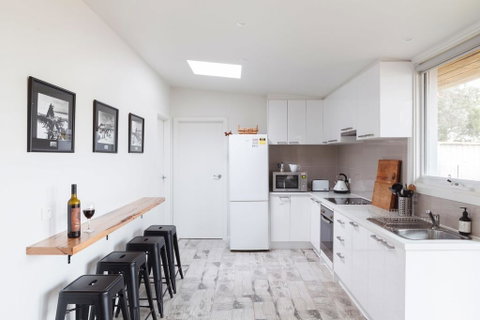 Sandy Point Hideaway - Accommodation Whitsundays 2