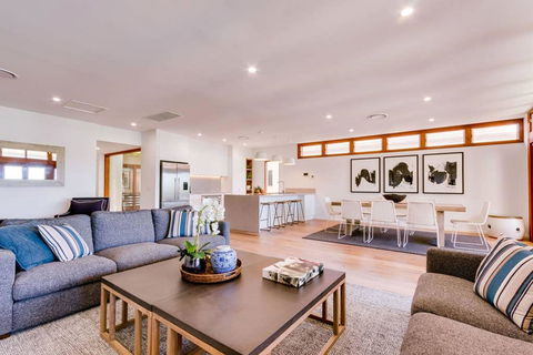 Sapphire Seas Beach House - Accommodation Whitsundays 1