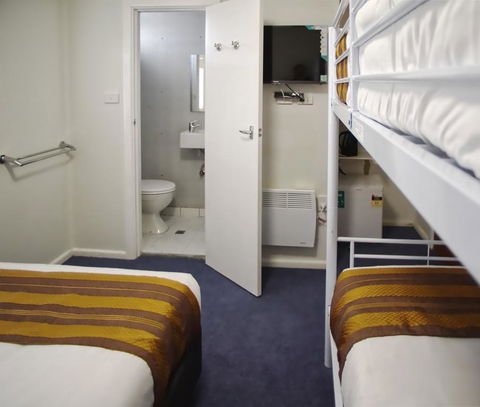 Selwyn Star Lodge - Accommodation Whitsundays 2