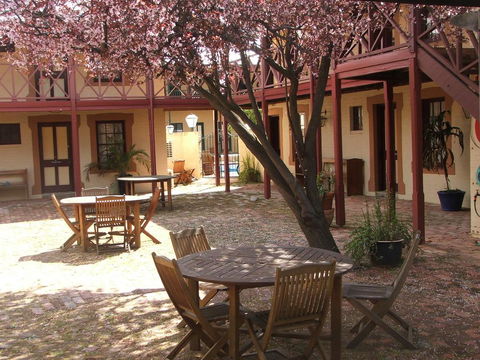 Settlers House - Accommodation Whitsundays 3
