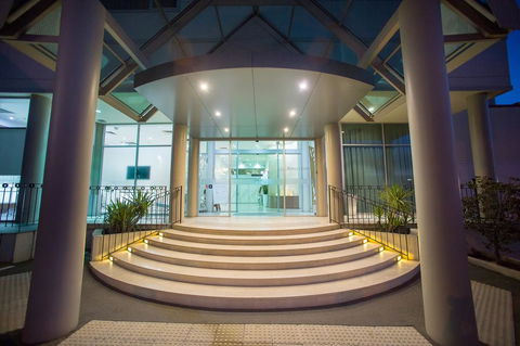 Sfera's Park Suites & Convention Centre - Accommodation Whitsundays 0