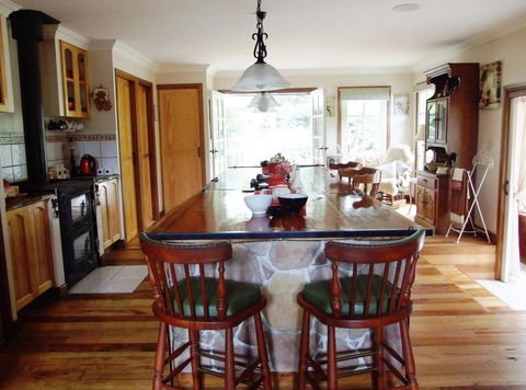 Shakespeare's Wilderness Chalet - Accommodation Whitsundays 2