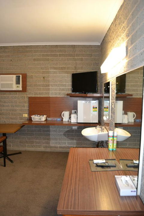 Shamrock Hotel Motel Balranald - Accommodation Whitsundays 1