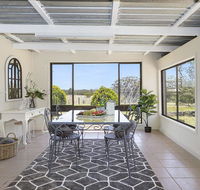 Silky Oak Cottage - cosy with country views - Accommodation Whitsundays