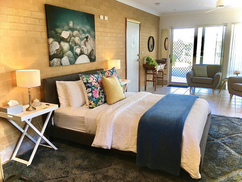 SilverWaters Waterfront Accommodation - Accommodation Whitsundays 0