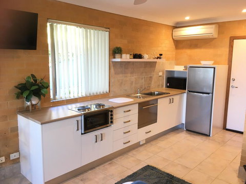 SilverWaters Waterfront Accommodation - Accommodation Whitsundays 2