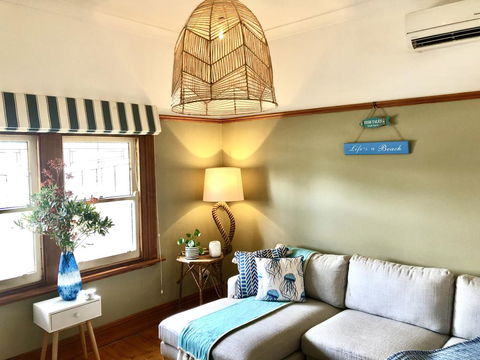 Sinnamon's By The Sea - Accommodation Whitsundays 1