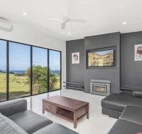 Skenes Retreat - views of the ocean from the deck - Accommodation Whitsundays