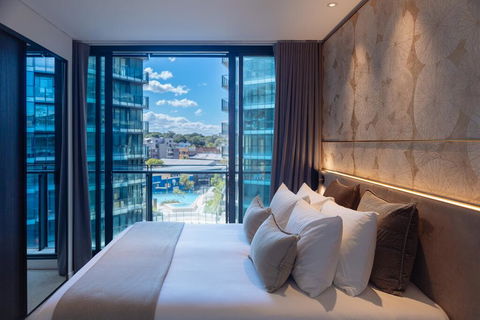 SKYE Suites Green Square - Accommodation Whitsundays 2