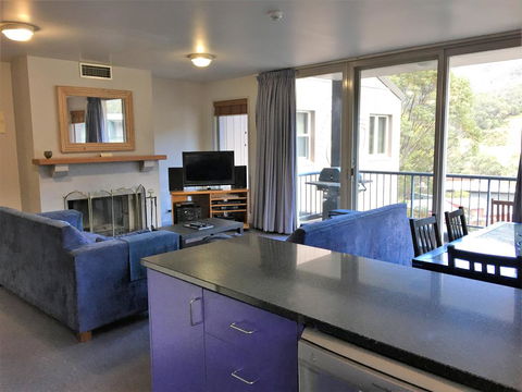 Snowman 6 - Accommodation Whitsundays 3