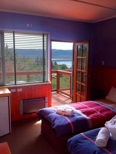 Snowview Units - Accommodation Whitsundays 3