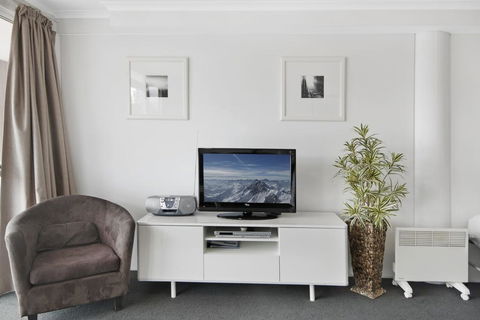 Snowy Studio - Jindabyne - Accommodation Whitsundays 2