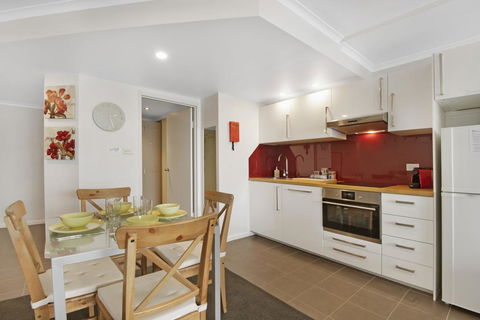 Snowy Studio - Jindabyne - Accommodation Whitsundays 1