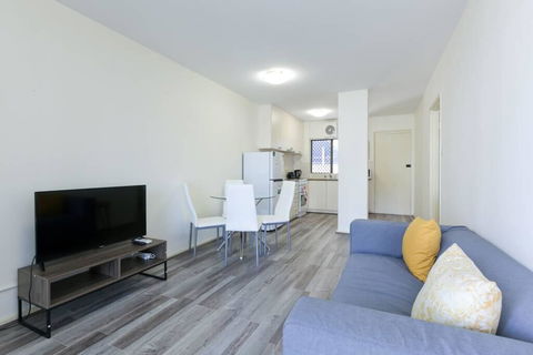 South Perth Perfect Location Free WIFI & Parking - Accommodation Whitsundays 1