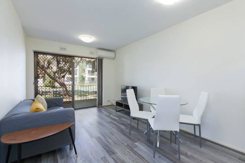 South Perth Perfect Location Free WIFI & Parking - Accommodation Whitsundays 0